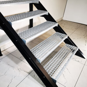 Schody C-system Średnie -stopnie ocynkowane