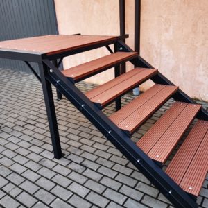 Podest podparty na 4słupach